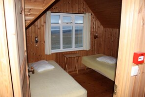 Free WiFi, bed sheets - Ósar Hostel (Hvammstangi)