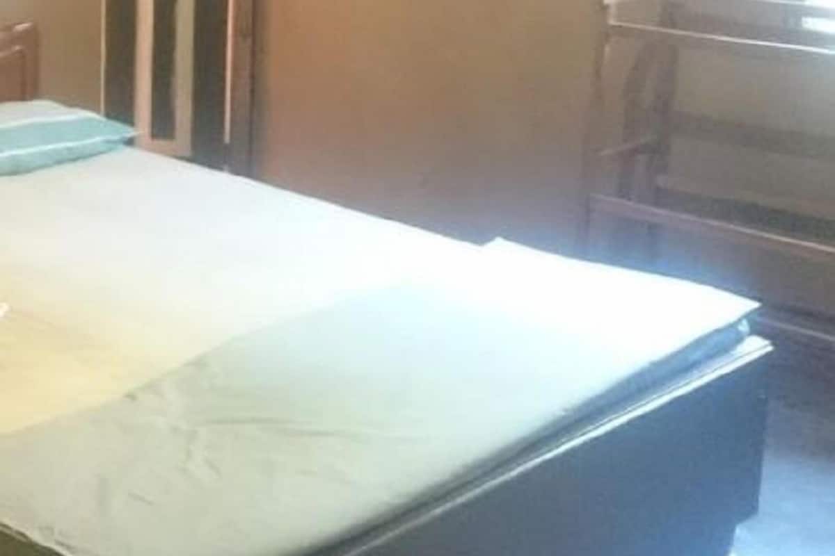 Desk, free WiFi