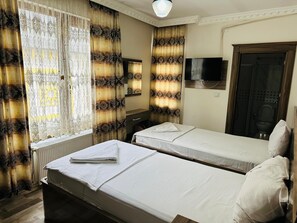 Minibar, laptop workspace, blackout drapes, soundproofing -  Van Toprak Hotel (Van)