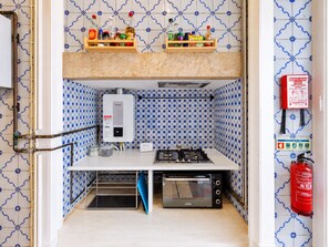 Shared kitchen - Ambiente Hostel (Lisbon)
