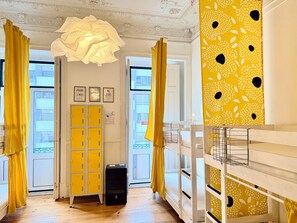 Dormitorio compartido City, dormitorio mixto, no fumadores, baño compartido (1 Bed in 8-Bed Dorm) | Ropa de cama hipoalergénica, colchones viscoelásticos, wifi gratis