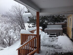 Tina de hidromasaje al aire libre