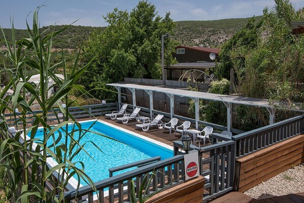 Außenpool, Liegestühle