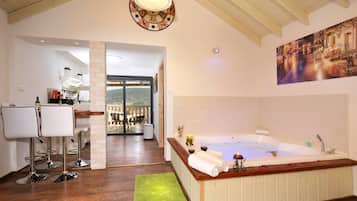 Private spa tub
