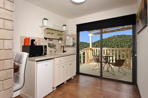 Studio Suite, Non Smoking, Mountain View | Private kitchenette | Fridge, microwave, stovetop, electric kettle - Noa'm Bagalil (Peki'in)
