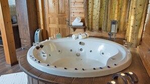Superior Cabin, 1 Queen Bed, Non Smoking | Jetted tub - SOL Suite In The Village (Ma'ale Yosef)