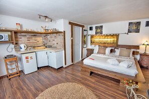 Superior Cabin, 1 Queen Bed, Non Smoking | Private kitchenette - SOL Suite In The Village (Ma'ale Yosef)