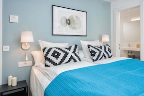 1 bedroom, iron/ironing board, travel cot, free WiFi