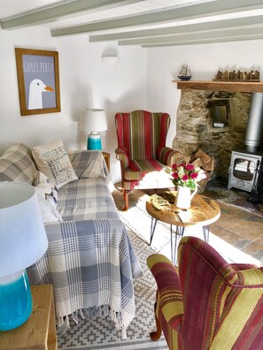 منزل | منطقة المعيشة | تلفزيون بشاشة مسطحة