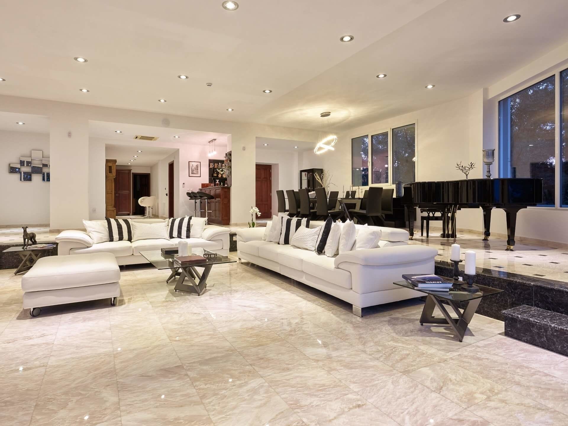 Luxury-Villa, 5 Schlafzimmer, eigener Pool | Wohnbereich | Flachbildfernseher, Kamin, Tablet-PC, Videospielkonsole