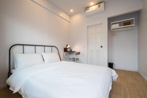 Desk, blackout curtains, iron/ironing board, free WiFi