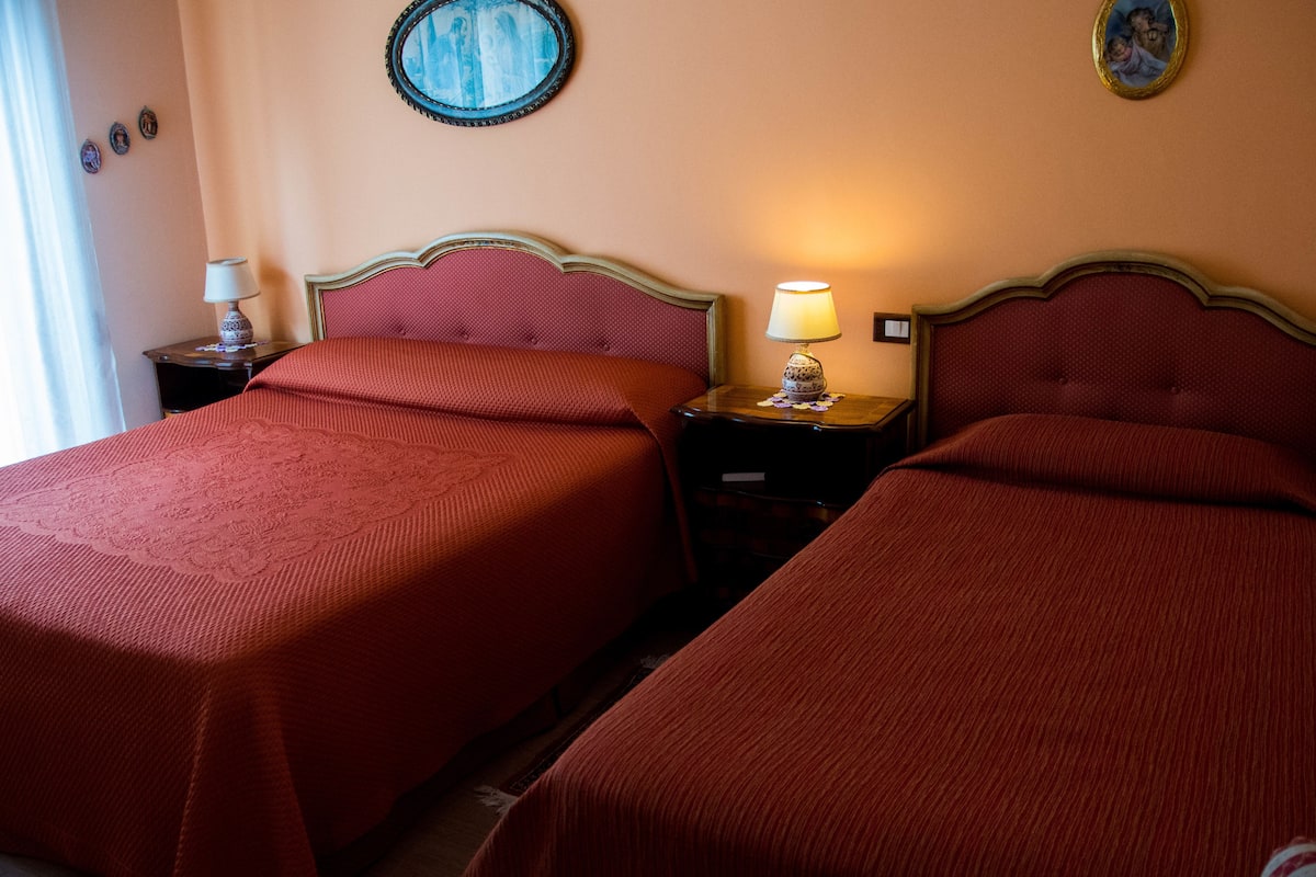 Zweibettzimmer, Erdgeschoss | Bettwäsche aus ägyptischer Baumwolle, hochwertige Bettwaren, Minibar