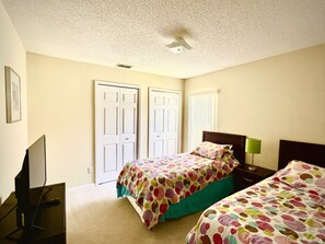 4 bedrooms, desk, iron/ironing board, free WiFi