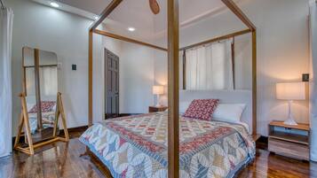 1 habitación, escritorio, wifi gratis y ropa de cama