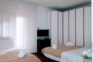 Free WiFi, bed sheets