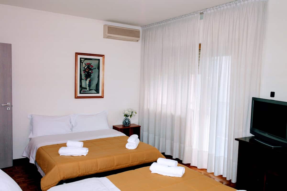 Family Room, Private Bathroom | WiFi (free), bed sheets