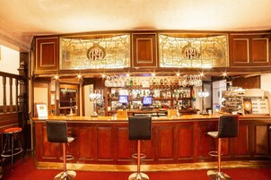 Bar (en la propiedad)