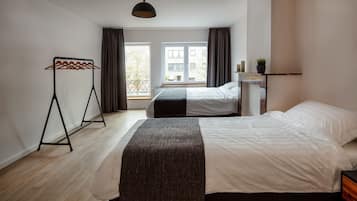 5 slaapkamers, een strijkplank/strijkijzer, wifi, beddengoed