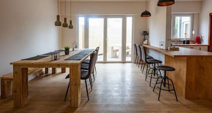 Big Baron Holiday Home Bruges - Free parking