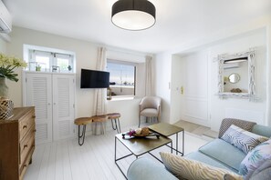 Smart TV, books - New Deluxe Villa Via Lactea/Infinity, panoramic sea views, private heated pool. (Tías)