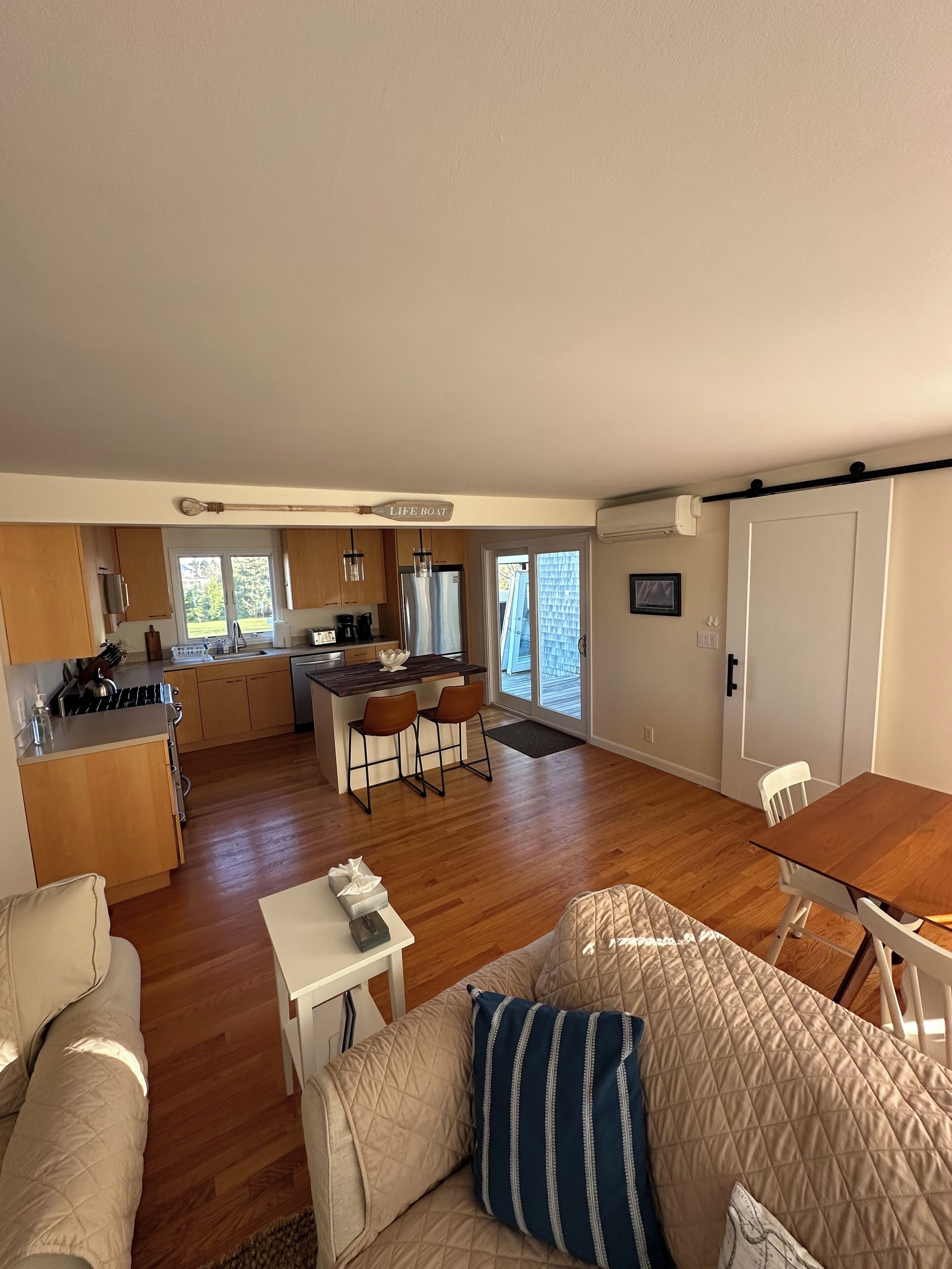 TV connectée, Netflix, livres, services de streaming