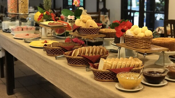 Free daily buffet breakfast - Ala Moana Pousada (Bombinhas)