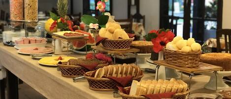 Desayuno buffet incluido todos los días