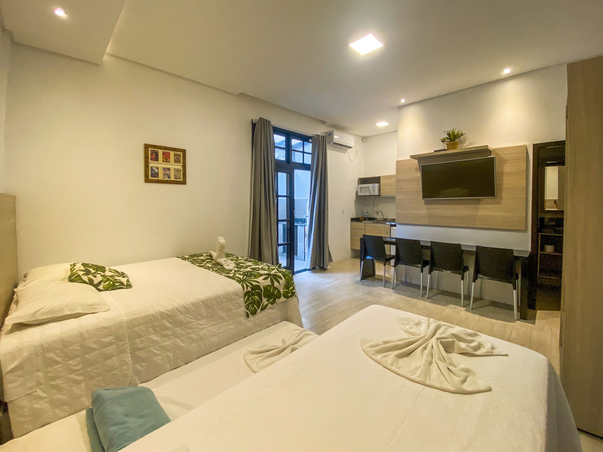 Estúdio | Frigobar, cofres nos quartos, Wi-Fi de cortesia, roupa de cama