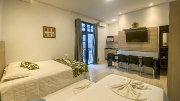 Estúdio | Frigobar, cofres nos quartos, Wi-Fi de cortesia, roupa de cama