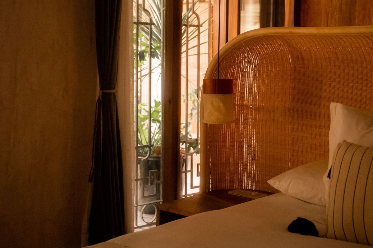 antonieta suite 16 | 1 bedroom, premium bedding, in-room safe, desk