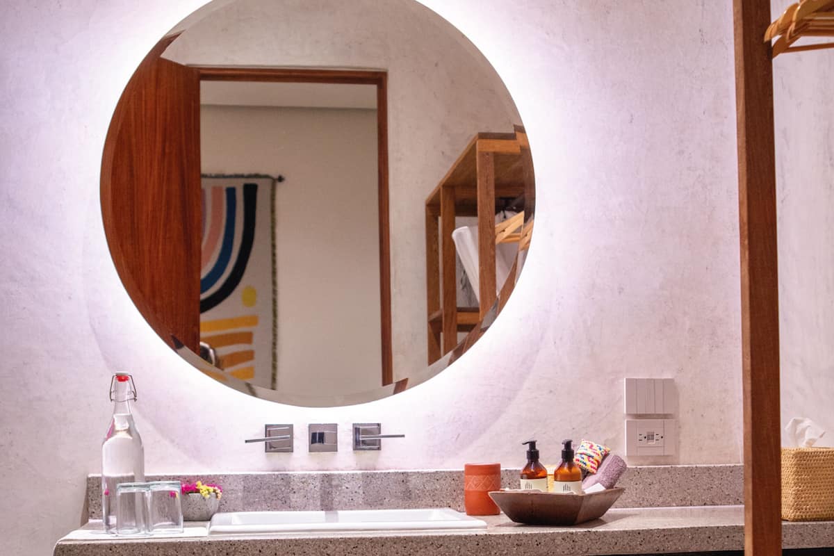 antonieta standard 2 | bathroom | shower, rainfall showerhead, hair dryer, slippers