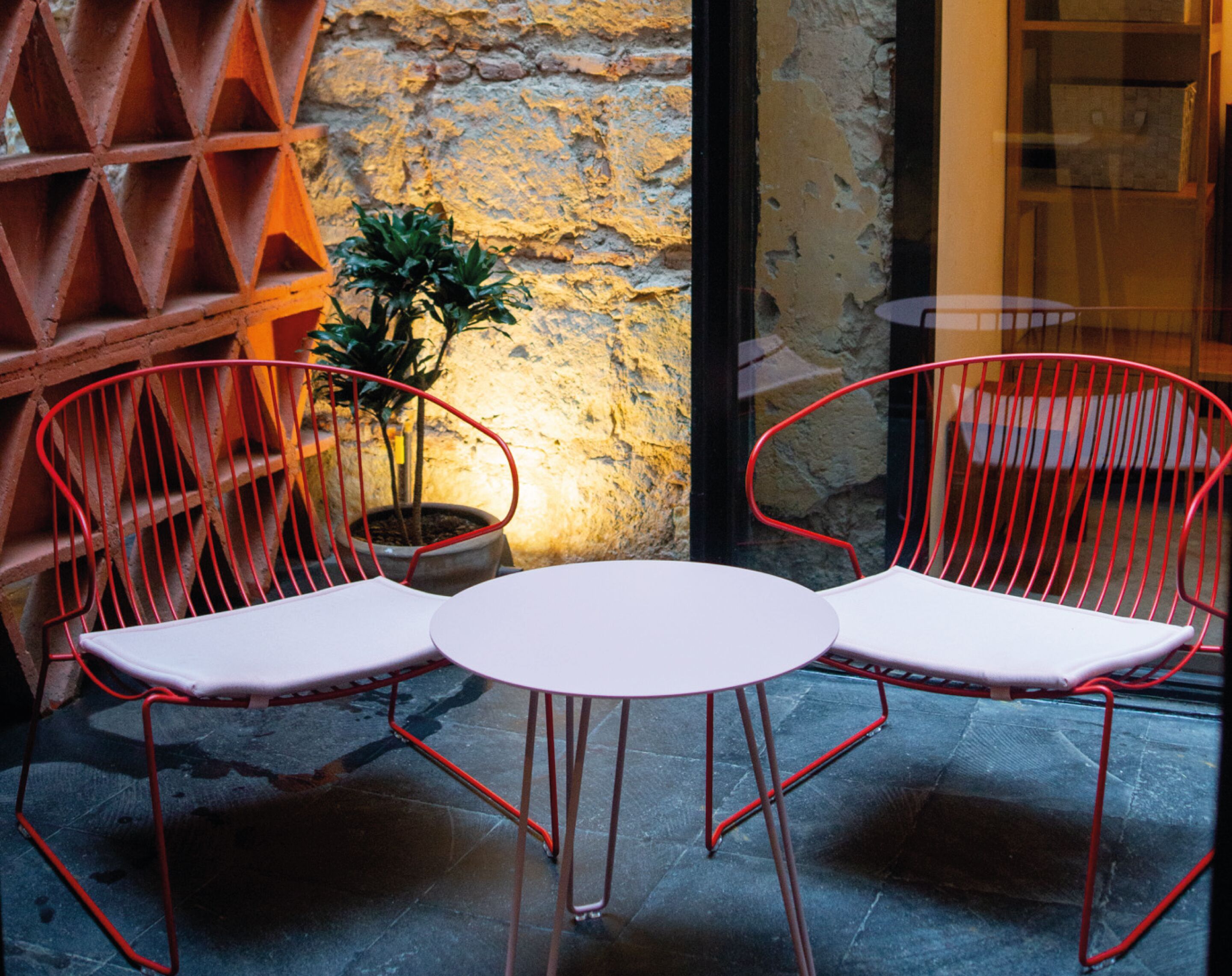 antonieta standard 6 | living area | 50-inch smart tv with cable channels, tv, netflix