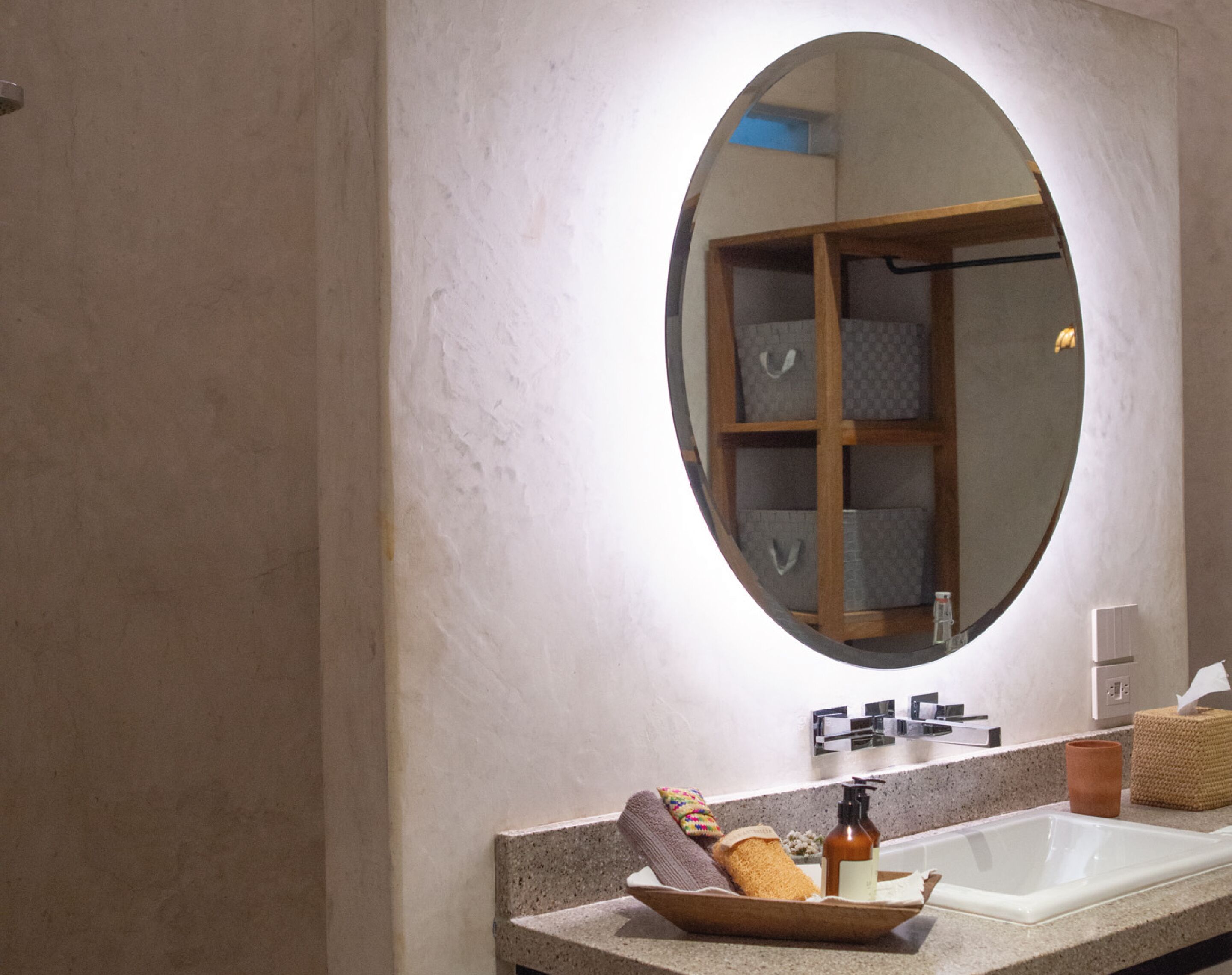 antonieta junior suite 4 | bathroom | shower, rainfall showerhead, hair dryer, slippers