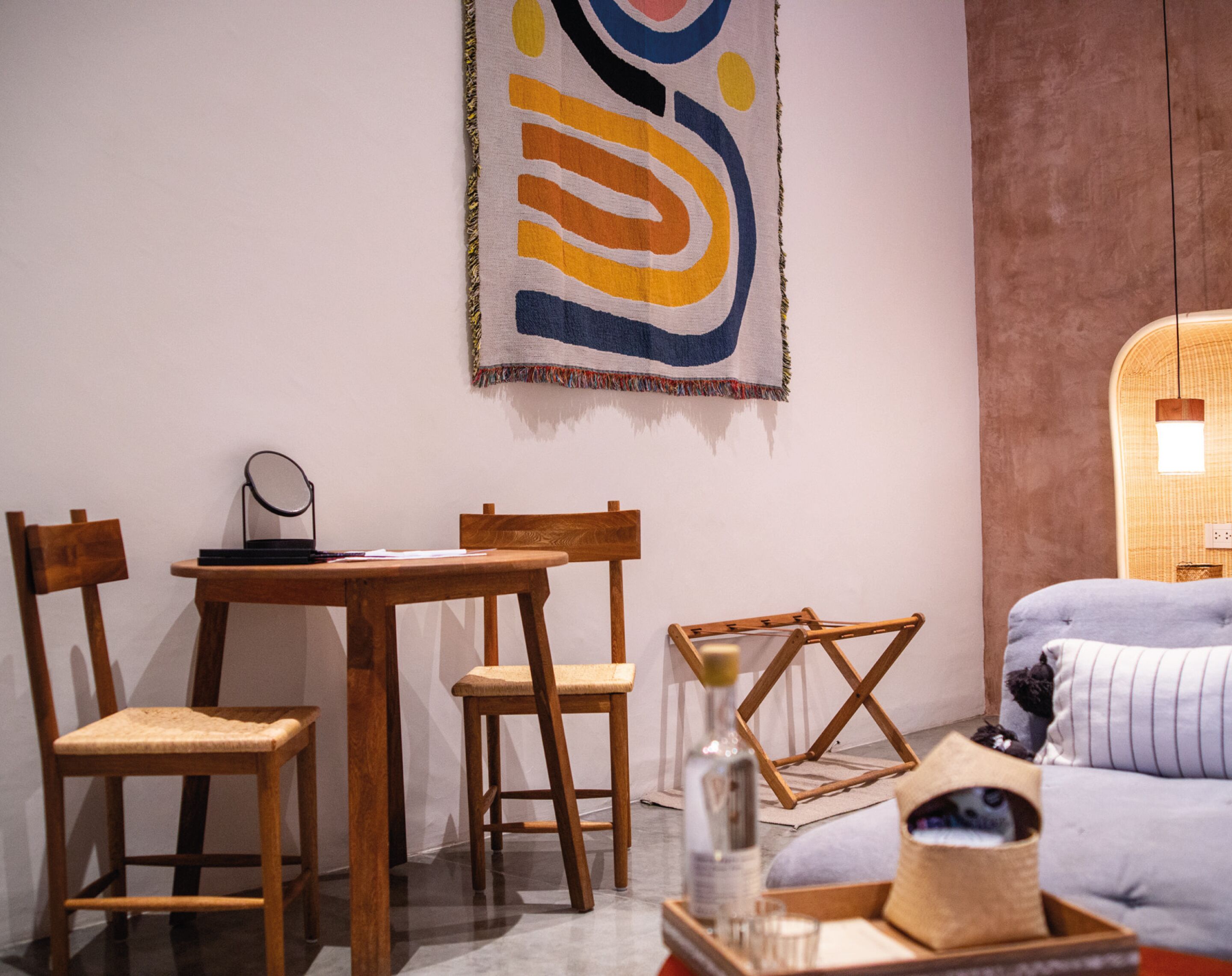 antonieta standard 2 | living area | 50-inch smart tv with cable channels, tv, netflix