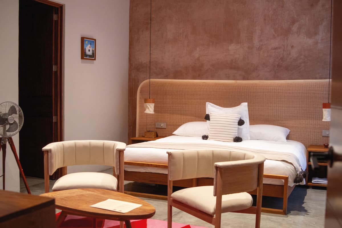 Antonieta Junior Suite 3 | Luxe beddengoed, een kluis op de kamer, een bureau, een laptopwerkplek