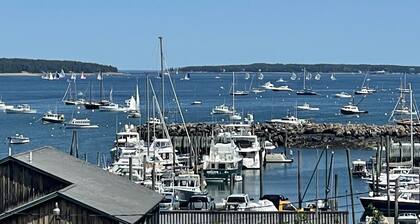 Upeat satama- ja merinäkymät