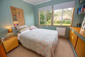 2 Schlafzimmer, Schreibtisch, Bügeleisen/Bügelbrett, kostenloses WLAN