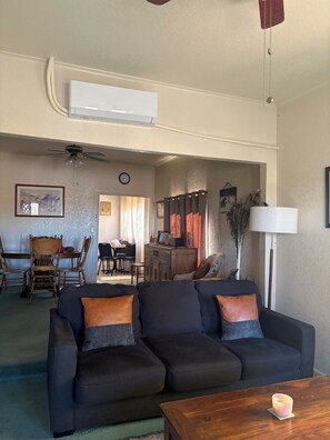 Smart TV, DVD player, toys, books - Grand Canyon & Route 66: Historic Williams Getaway (Williams)