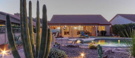 Een verwarmd zwembad