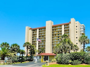 Exterior - Beautiful Ocean-front Condo with Stunning Views (Fort Pierce)