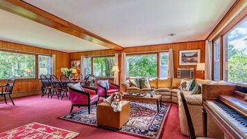 TV, fireplace, DVD player, table tennis