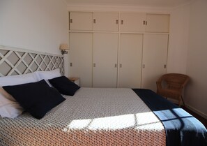 2 chambres, fer et planche à repasser, lit parapluie, Wi-Fi gratuit