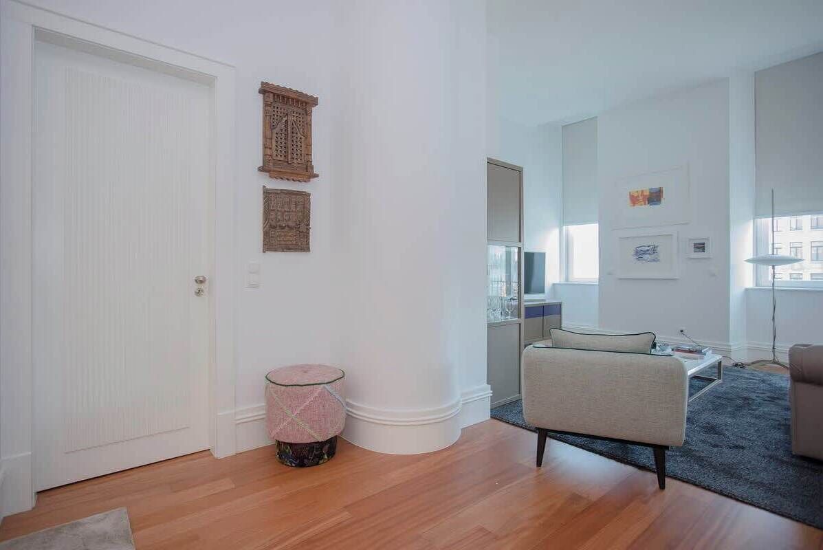 Televisión y oficina 