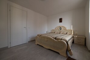 2 soveværelser, strygejern/strygebræt, weekendseng, gratis Wi-Fi