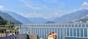 LISZT TOWER by KlabHouse-3BR Lakefront w/Terrace & AC