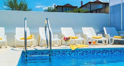 ** Exclusivo 4 **** estrellas villa con piscina en Umag **