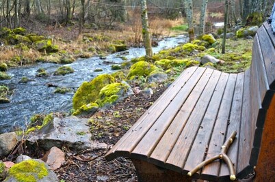 Comfortable home between the stream and the edge of the forest