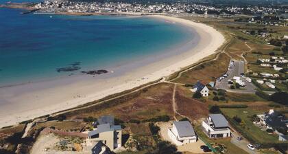 SPLENDID VILLA, SPECTACULAR SEE VIEW In Strandnähe.