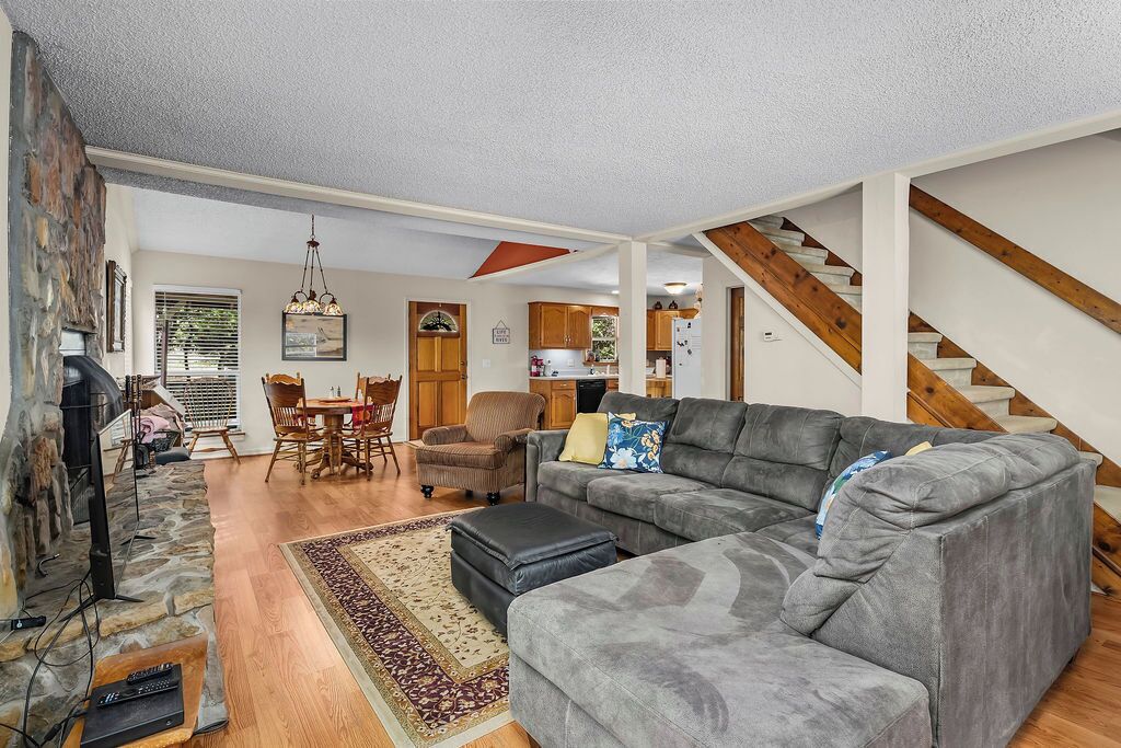 Smart TV, fireplace, DVD player, video library