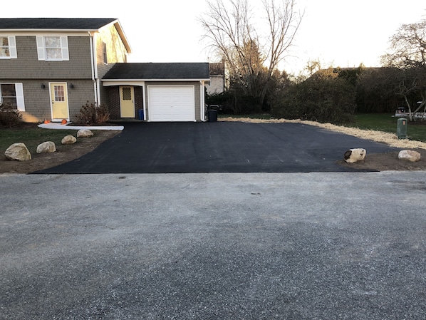 Driveway installed in Nov 2018. More than 4 cars can park w/out blocking road 